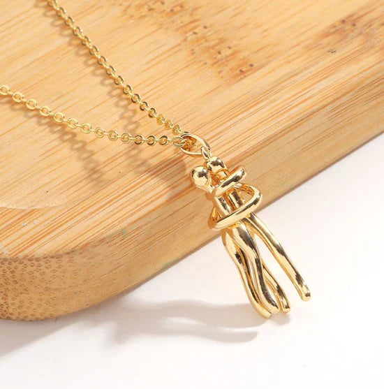 COLLAR ABRAZO ETERNO + REGALO ESPECIAL: CAJA DECORADA CON ROSA